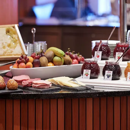 Hotel Eden - Aktiv- & Wohlfuehlhotel In Tirol Auf 1200m Hoehe