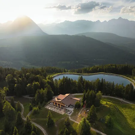 Eden - Aktiv- & Wohlfuehlhotel In Tirol Auf 1200m Hoehe Ζέεφελντ