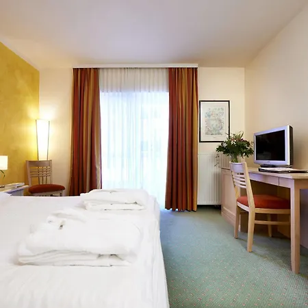 Hotel Eden 4*