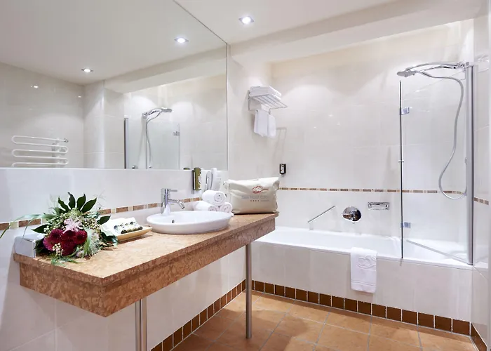 Eden - Aktiv- & Wohlfuehlhotel In Tirol Auf 1200m Hoehe 4*