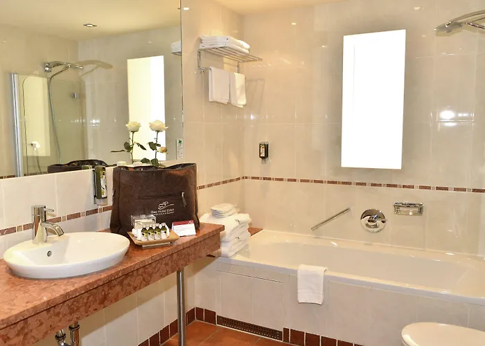 Eden - Aktiv- & Wohlfuehlhotel In Tirol Auf 1200m Hoehe Hotel 4*